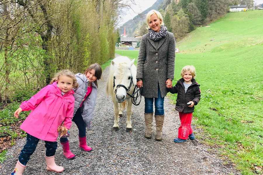 Ponypatenschaft - Spaziergang zum Matzenpark - I hob an Vogel in Brixlegg / Tirol
