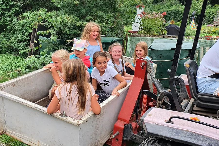 SpassamBauernhofmitdemTraktor